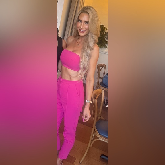 Remy Bandeau Pant Set in Hot Pink
superdown - Picture 2 of 2